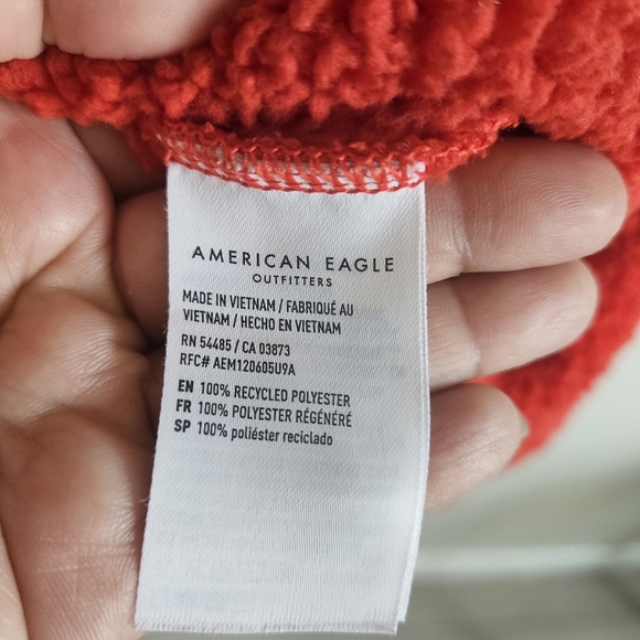 American Eagle Red Bear Hug Full Zip Sherpa Jacket Size L/XL - Picture 9 of 10